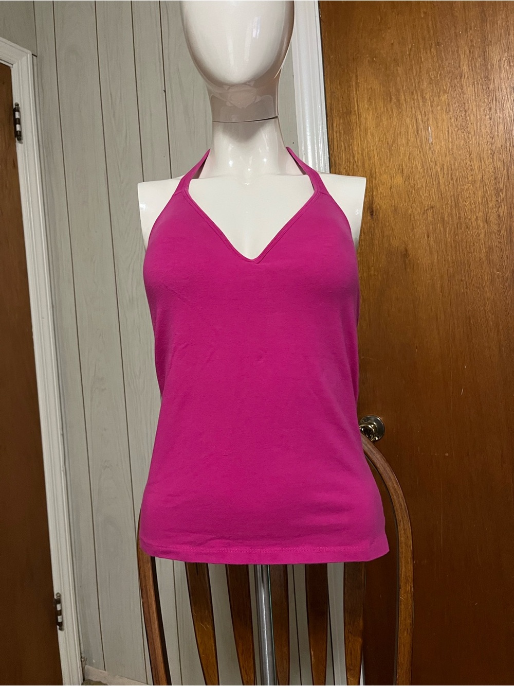 Women’s Halter V-Neck Camisole in Fuchsia
